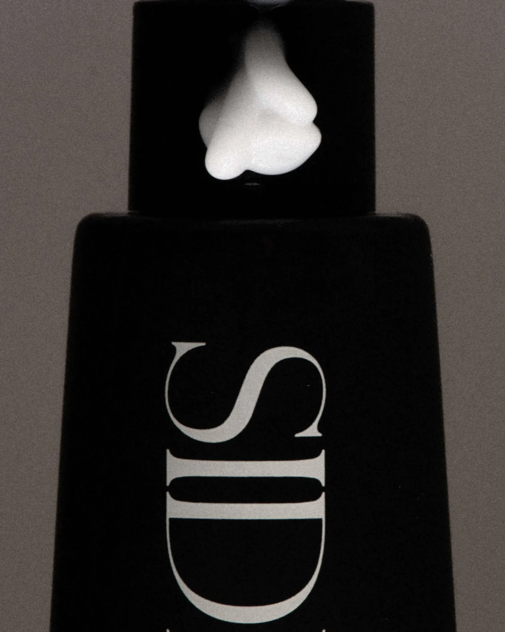 BRALESS - The Hand Serum