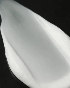 BRALESS - The Hand Serum