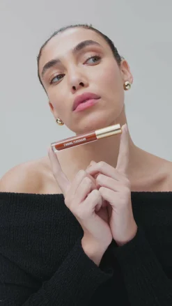 Delicate Gloss