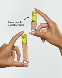 Mini Revealer Super Creamy + Brightening Concealer