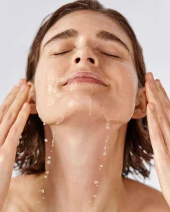 Renew Nourishing Cleanser
