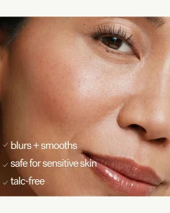 Soft Focus Finishing Powder with 12-Hour Shine Control