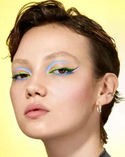 Stretch The Limits Liquid Liner
